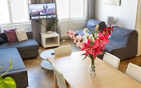 Apartments In Mala Strana - 10 Minutes From Charles Bridge